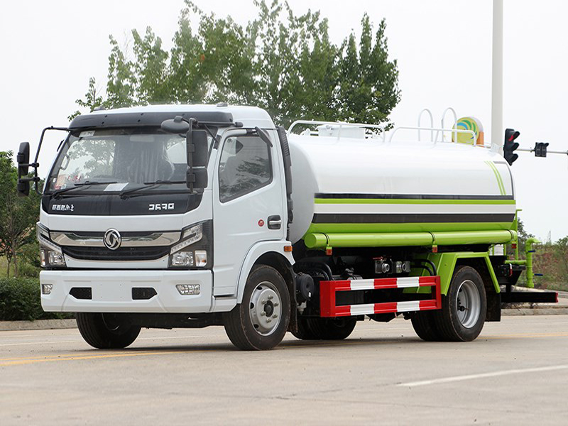 國六大多利卡9.2噸灑水車