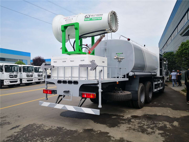 國(guó)六東風(fēng)專底D3后雙橋抑塵車