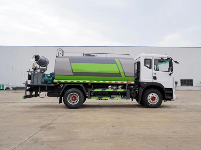 國(guó)六東風(fēng)多利卡D9 12噸霧炮車_灑水車廠家